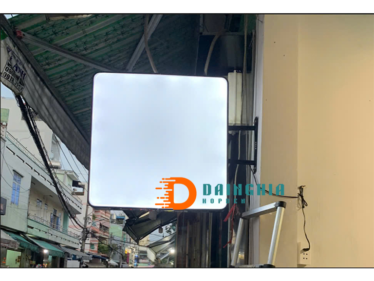 Hộp đèn vuông hút nổi