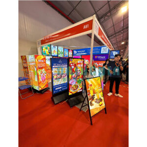 Tranh Điện Mặt Kính Chân Chữ A Tại Sự Kiện Hiệp Hội Quảng Cáo